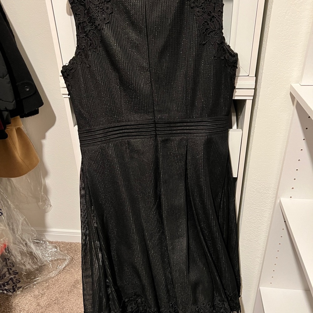 Dress - Picture 3 of 4